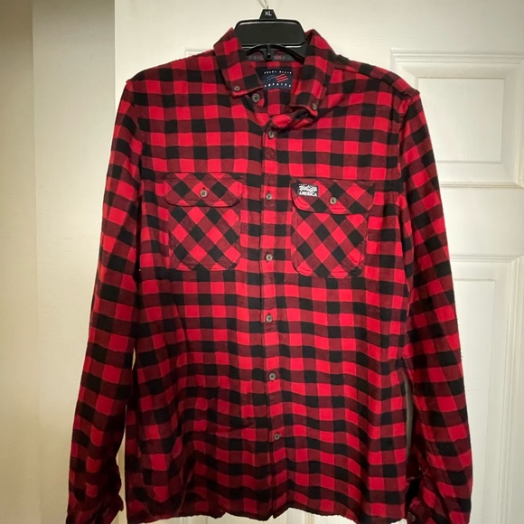 Perry Ellis America Red and black size medium shirt - Picture 3 of 7